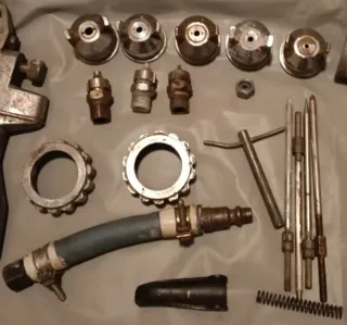 Pareja pistolas barnizar antiguas