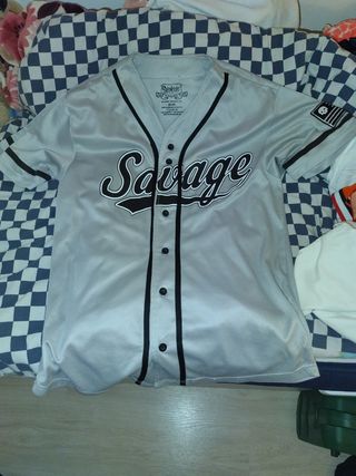 Camiseta estilo béisbol