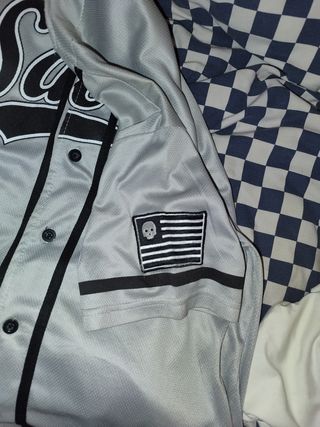 Camiseta estilo béisbol