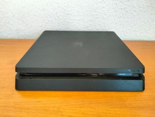 PS 4 con Dos juegos de regalo