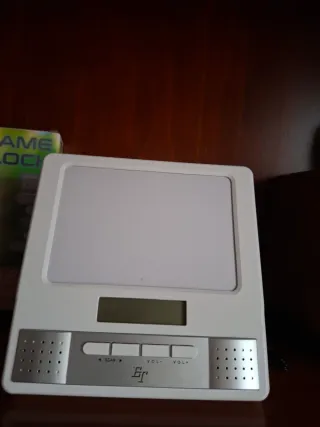 Radio, despertador, MARCO ELECTRÓNICO