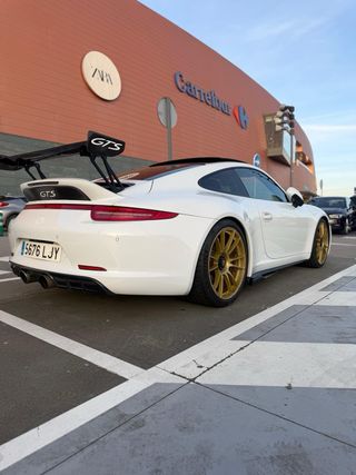 Porsche Carrera 4 GTS 2016