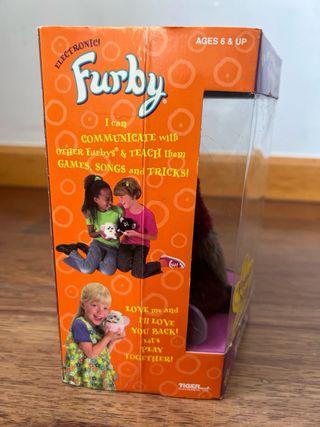 Furby nuevo en caja año 1999.