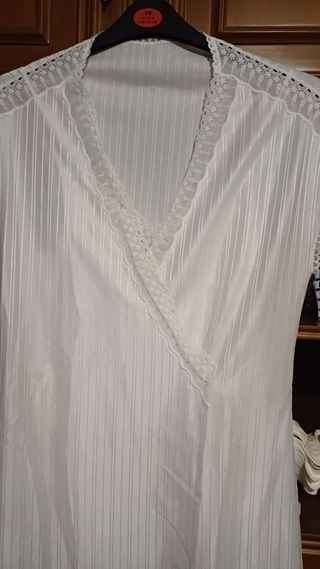 JUEGO DE CAMISÓN Y BATA DE ENCAJE 