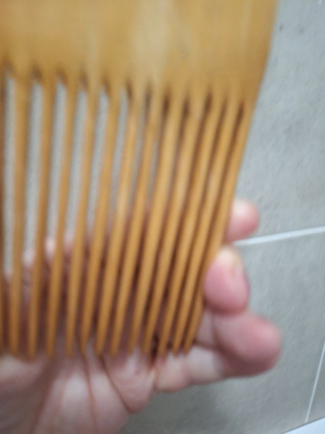 Pettine scultura legno di bosso.