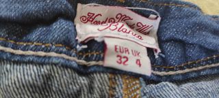 Short vaquero de blanco 