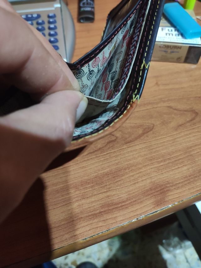 Billetera artesanal 