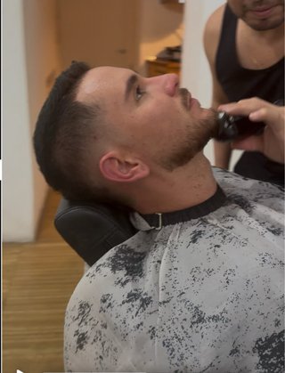 Peluquero barbero estilista