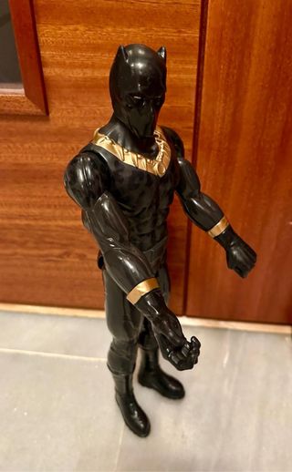 Figura grande Black Panther de Marvel