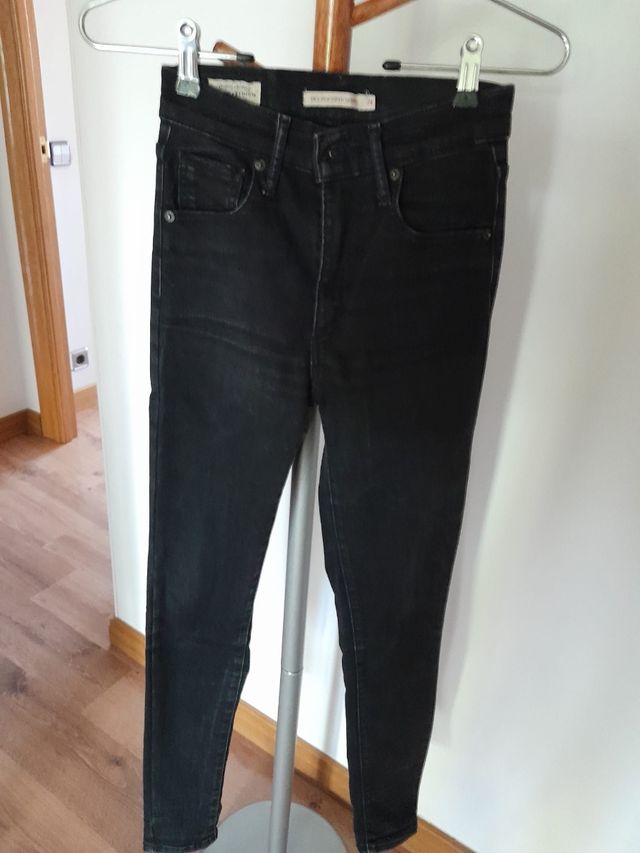 Pantalón vaquero Levis talla 24