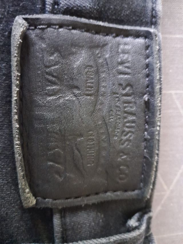 Pantalón vaquero Levis talla 24