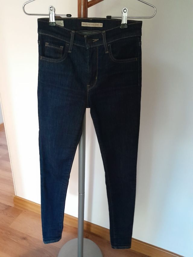 Pantalón vaquero Levis azul oscuro
