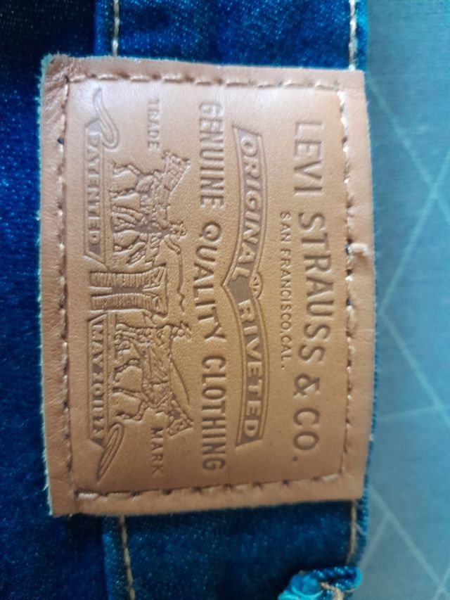 Pantalón vaquero Levis azul oscuro