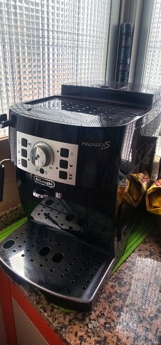 Cafetera automática De'Longui