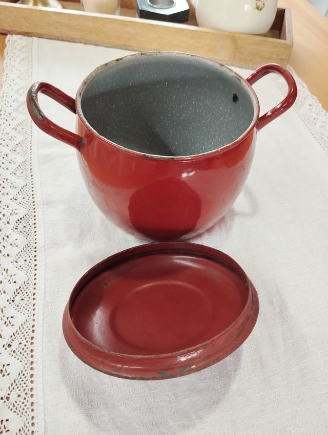 CONJUNTO OLLAS, PUCHEROS ANTIGUAS