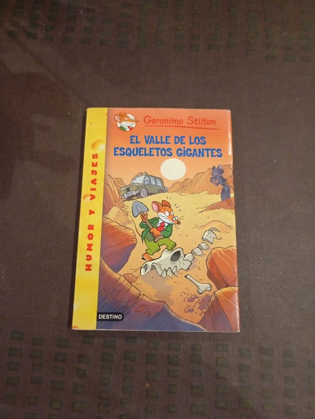 El valle de los esqueletos gigantes: Geronimo Stilton 44