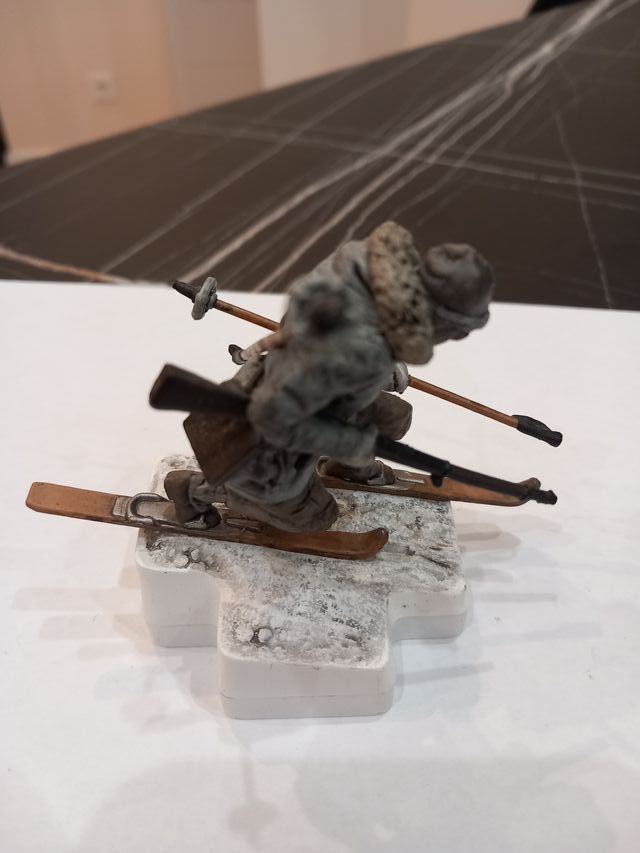 ESQUIADOR DEL JUEGO BATTELFIELD GRAN DETALLE