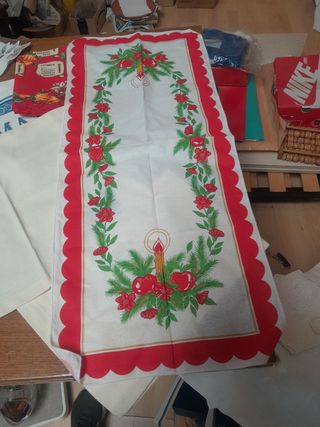 Strofinacci e borsetta ricamata