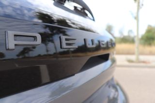 Peugeot Allure 208 Automático Hybrid 2024