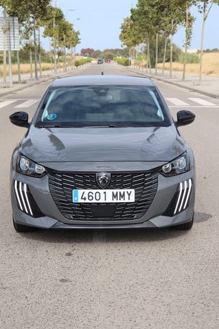 Peugeot Allure 208 Automático Hybrid 2024