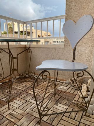 conjunto de mesa y sillas