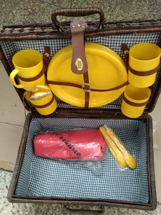 Cesta de picnic de mimbre
