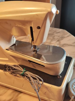 Mini Máquina de coser, años 60 Euroson.