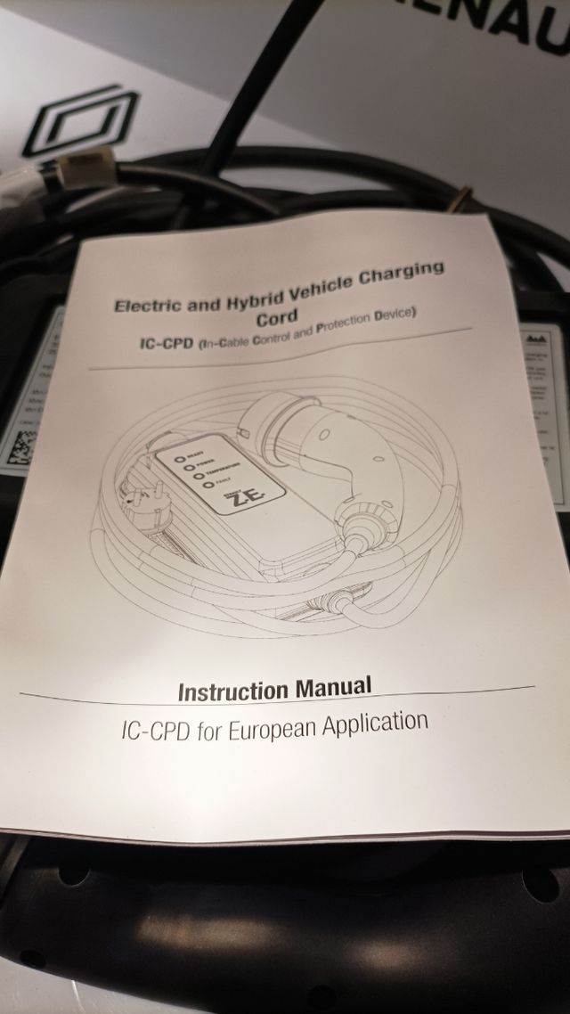 Cargador tipo 2 mennekes coche eléctrico  phev ev