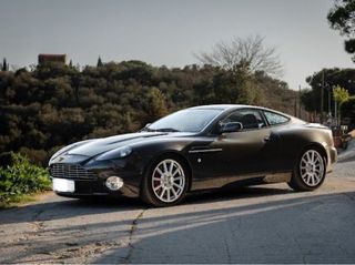Aston Martin Vanquish S 2005