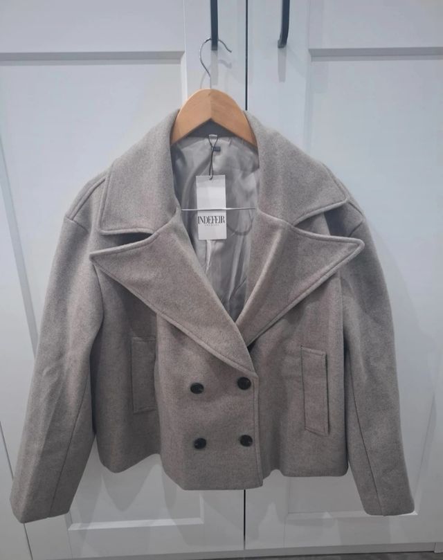 Abrigo corto recto gris, talla L