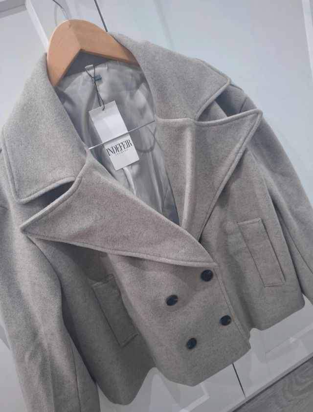 Abrigo corto recto gris, talla L