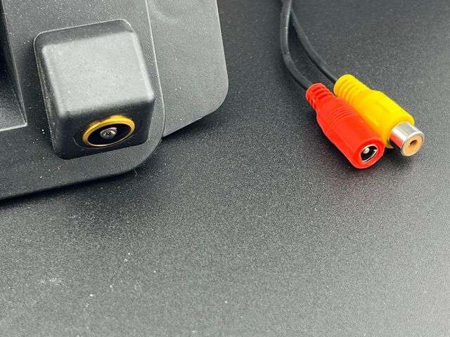 Câmera traseira Mercedes Benz Classe C W205