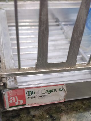 Jaula Ángel Blanco,de aluminio