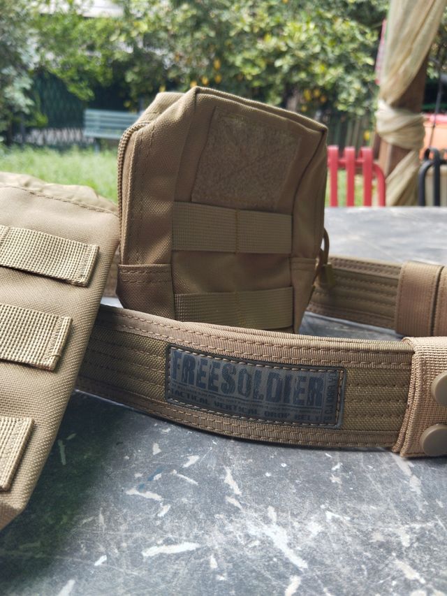 Cinturone con due tasche