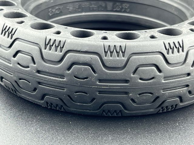 Pneu Scooter Sólido 8x2