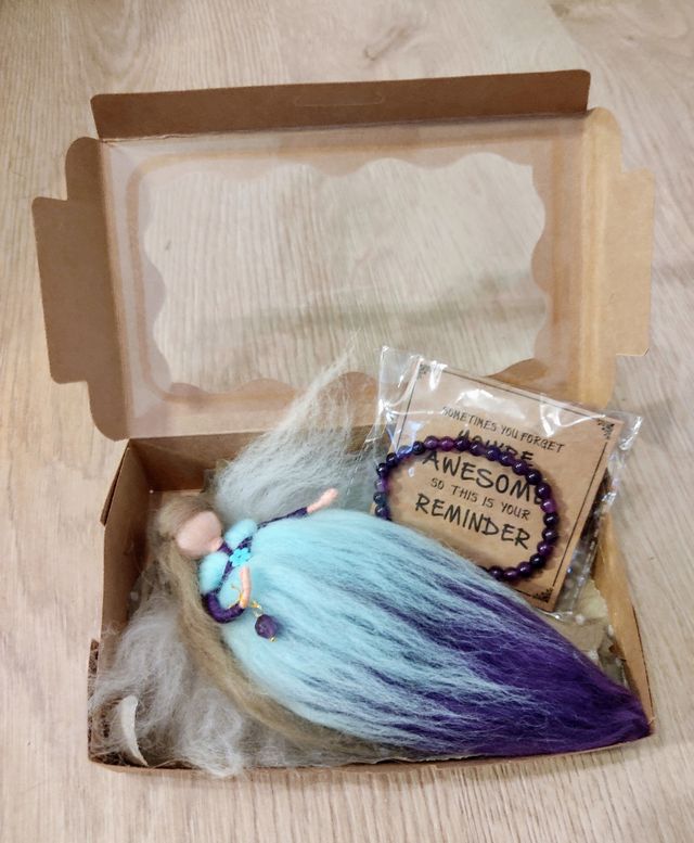 Fata Sagittario con pietra e bracciale