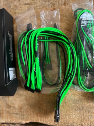 CableMod Pro Series Cable Kit (NVIDIA, sin usar)