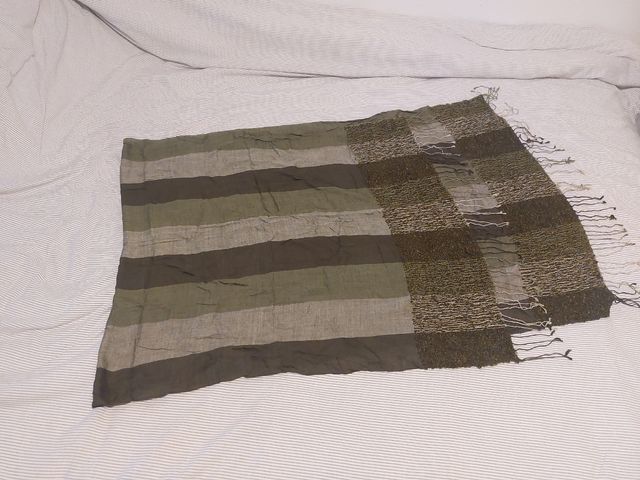 Chal Adolfo Domínguez. 2 Fotos