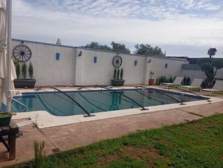 Cubre piscina con estructura 