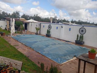 Cubre piscina con estructura 