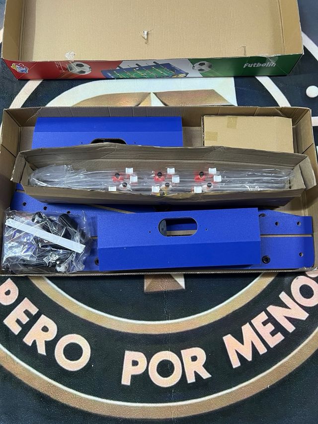 Futbolin de madera.