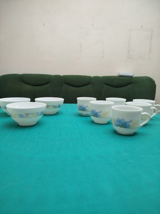 Lote Tazas de cafés y cuencos Arcopal.