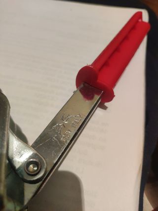 Tappatrice a due leve per tappi a corona