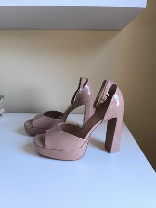 Sandalia plataforma Zara 38