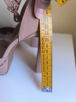 Sandalia plataforma Zara 38