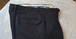 Pantalón de traje con pinzas