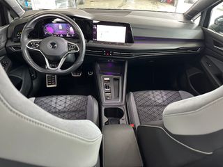 Volkswagen Golf 8 Rline 2.0 TDI 150 cv DSG 7 vel