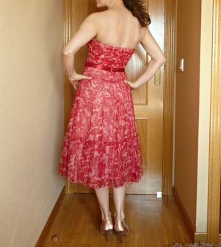 Vestido palabra de honor BCBG ceremonia rojo y ros