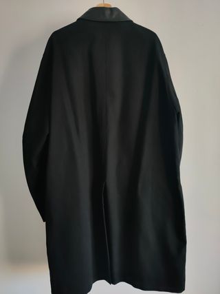 Trench con cuello de piel