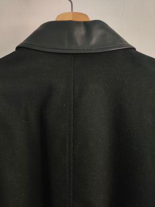 Trench con cuello de piel